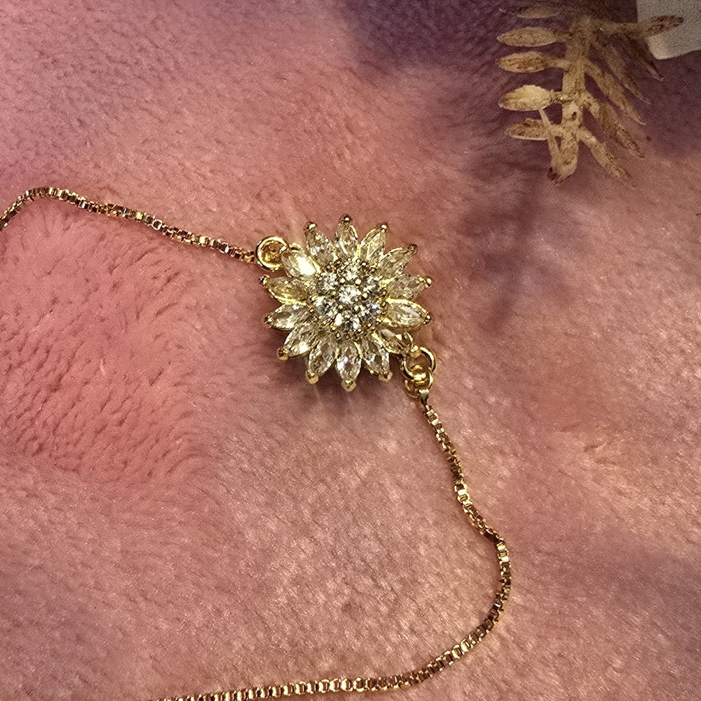 Floral Crystal Bracelet for Women - Elegant Sparkling Accent